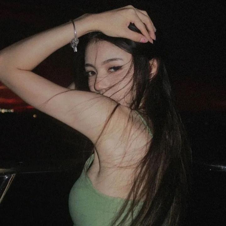 玫瑰园里的老少爷们儿